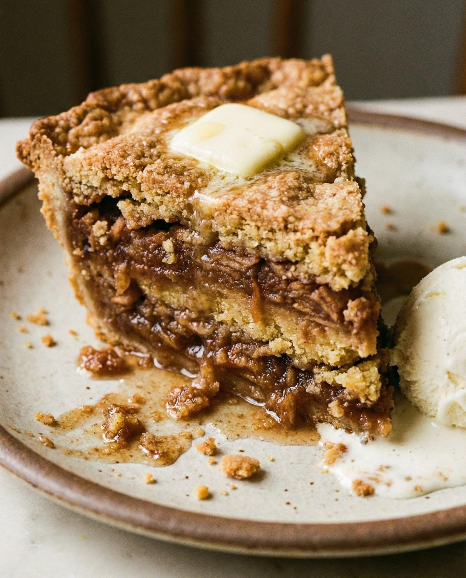 Tiesiog beri stiklinėmis, o orkaitė padaro stebuklą: drėgnas obuolių pyragas