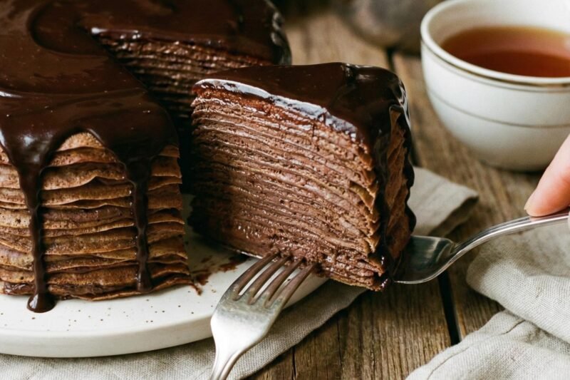 Šokoladinis blynų tortas