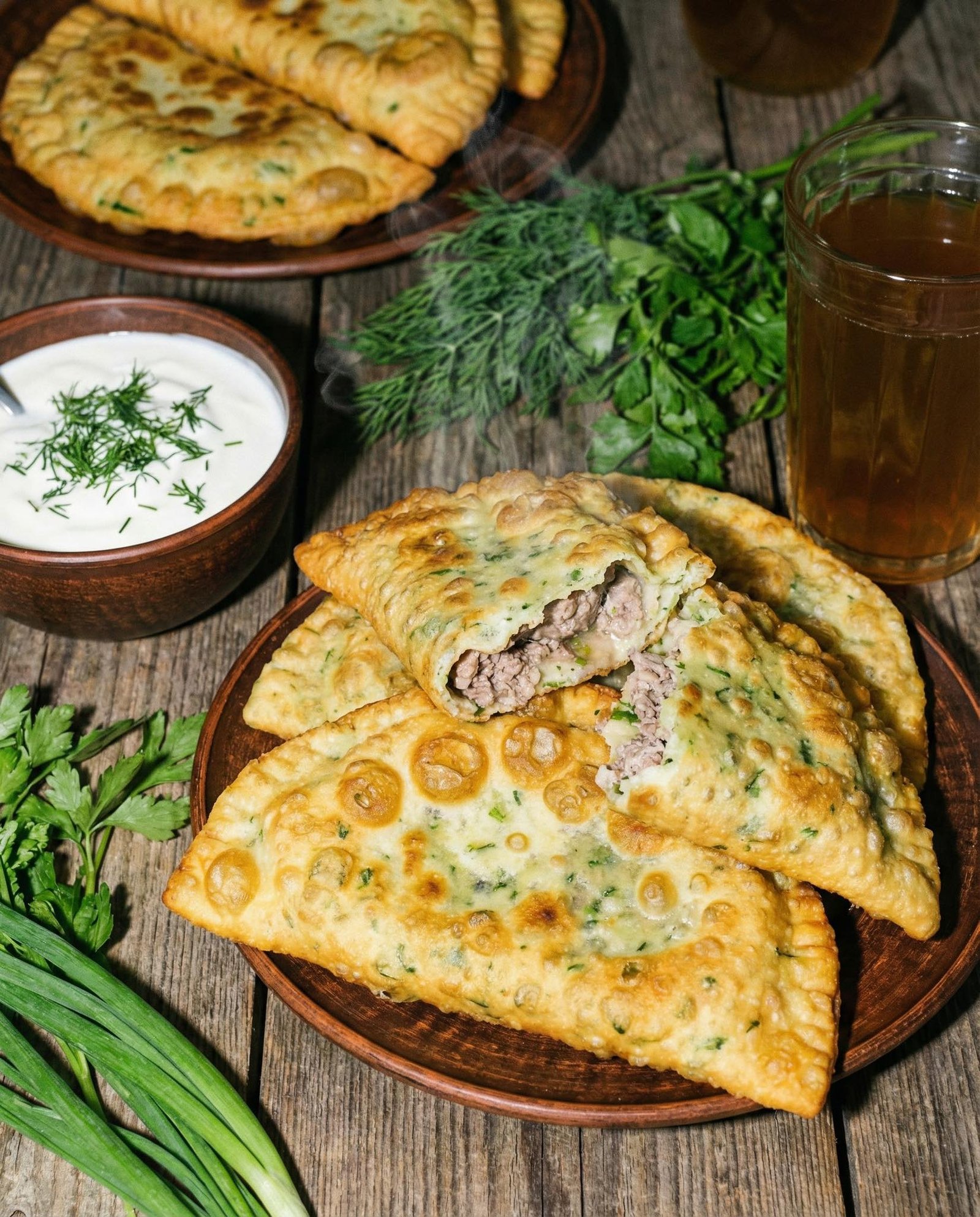 Šie čeburekai be lašo vandens: visa paslaptis slypi viename produkte