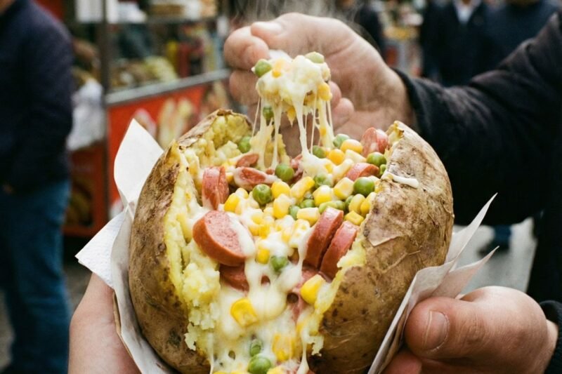 Turkiškas kumpiras orkaitėje: soti ir nebrangi vakarienė iš paprastos bulvės