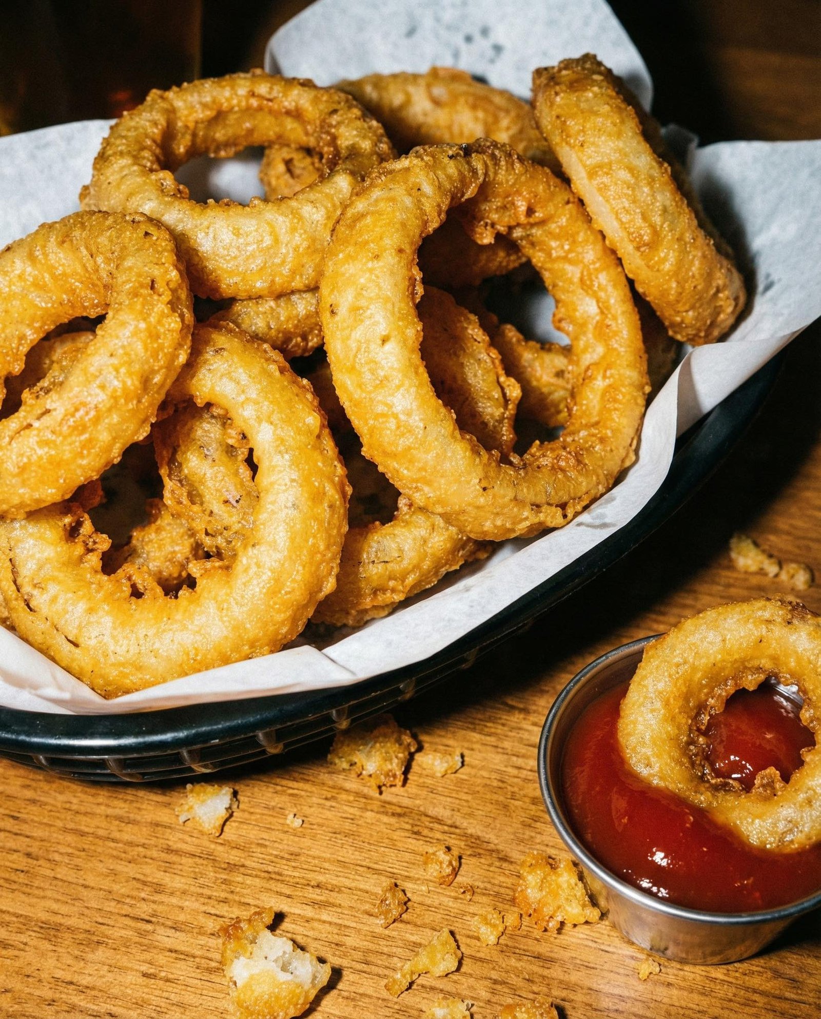 🧅 Iš dviejų svogūnų – pilna lėkštė traškių užkandžių: pigiau nebūna