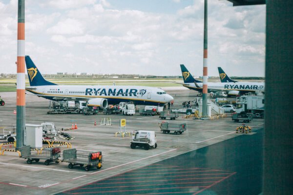 „Ryanair“ skelbia naują žaibišką išpardavimą: skrydžiai – nuo 14 €