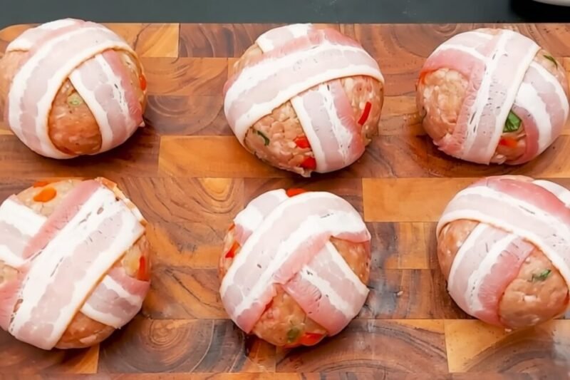 Velykiniai mėsos kukuliai su staigmena viduje – patiekalas, kuris visada sulaukia „wow“