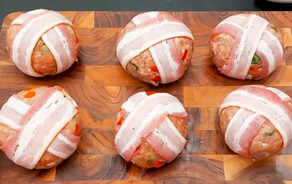 Velykų stalui vietoj kotletų: sultingi mėsos kukuliai su netikėta staigmena viduje