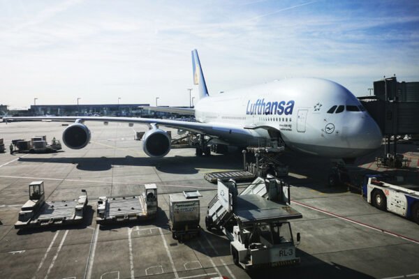 Lufthansa atšaukia 20 000 skrydžių: kas slypi už šio sprendimo