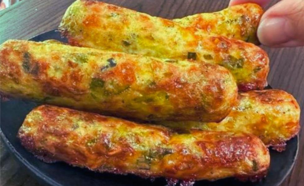 Cukinijų kotletai su sūriu ir gardžiu grietinės padažu