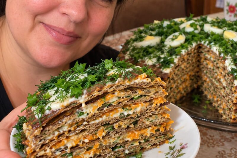 Kepenėlių tortas su pievagrybiais, morkomis ir svogūnais