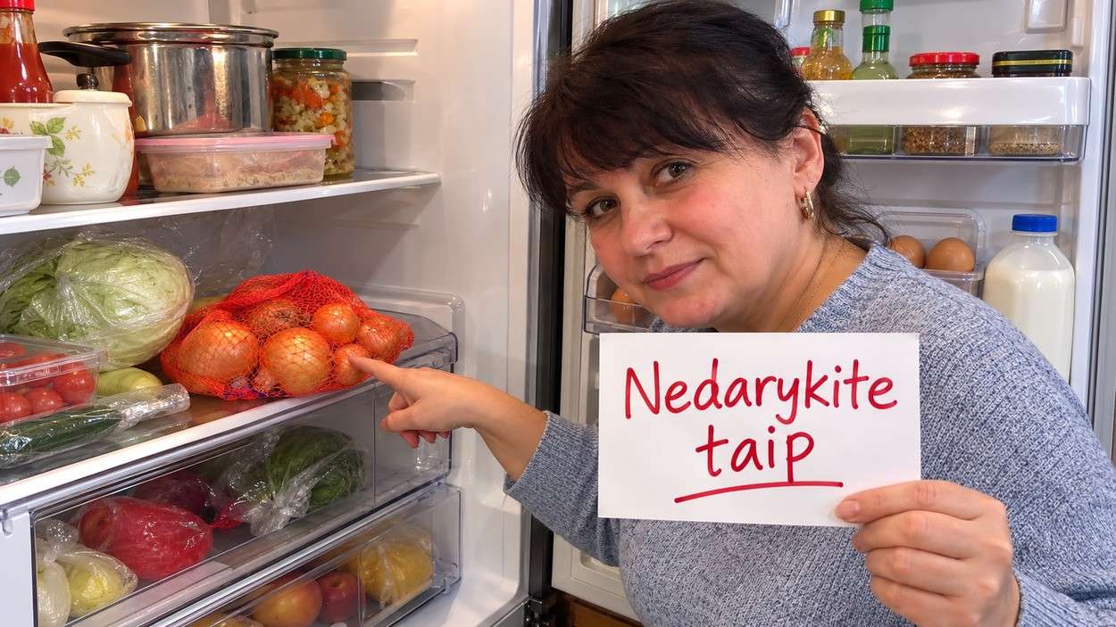Kelis kilogramus svogūnų visada dėdavau į šaldytuvą – tik vėliau supratau, kodėl jie ten pradėdavo keistis
