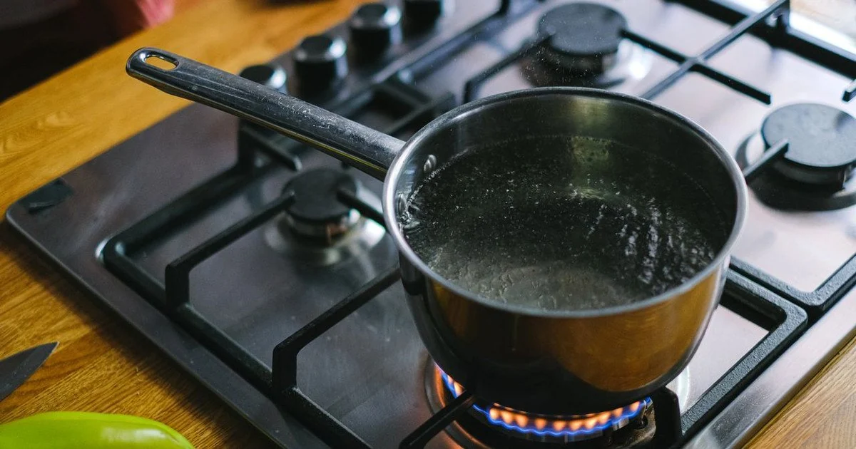 Išpylėte makaronų vandenį į plautuvę? Ši kasdienė klaida ilgainiui gali pakenkti vamzdžiams