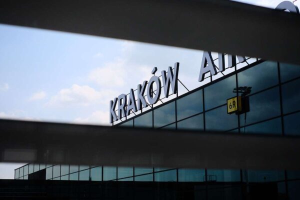 Krokuvos oro uoste pradėtos naujo terminalo statybos