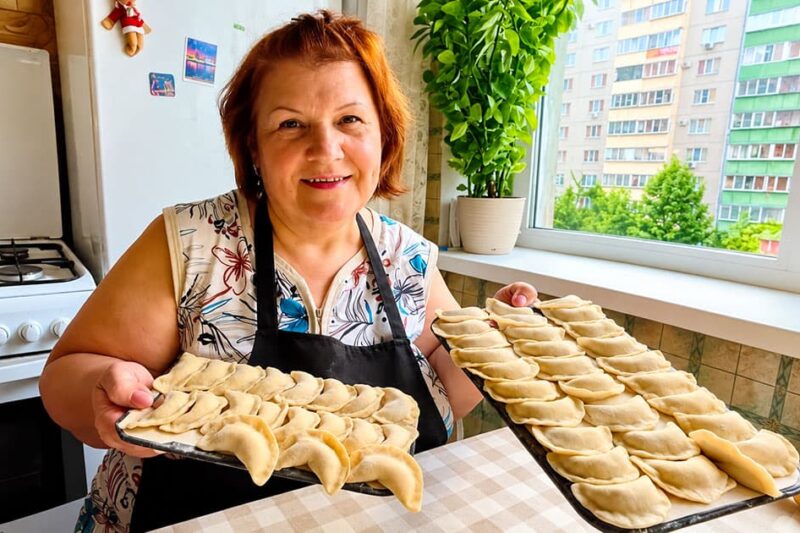Naminiai koldūnai su vištienos įdaru – paprastas tešlos ir greito formavimo receptas