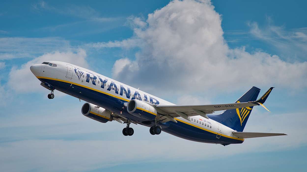 „Ryanair“ bilietai pigiau nei pietūs: paskelbė išpardavimą – skrydžiai nuo 15 €